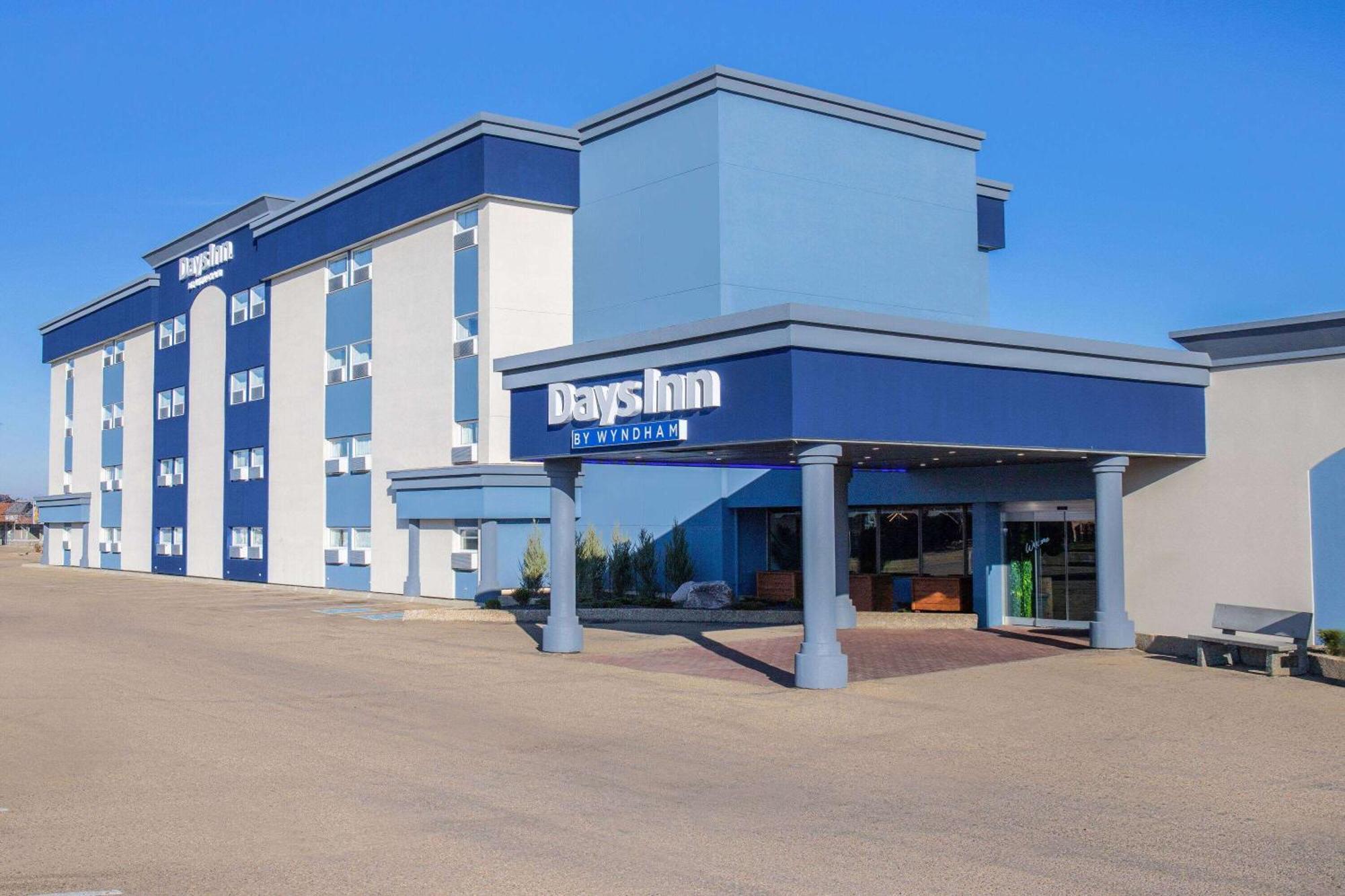 Days Inn & Conference Centre By Wyndham Camrose Norsemen Exteriör bild
