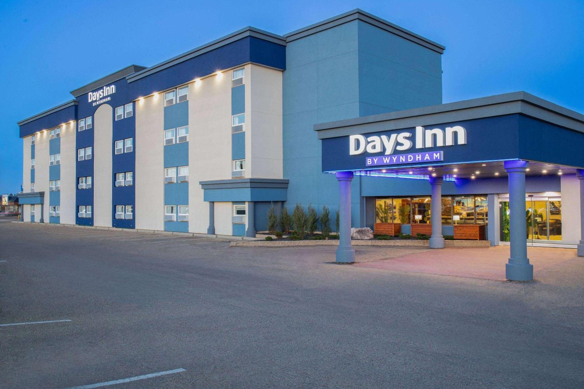 Days Inn & Conference Centre By Wyndham Camrose Norsemen Exteriör bild